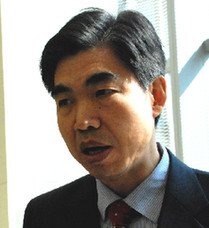 朱列玉：事前准入与事后处罚相结合