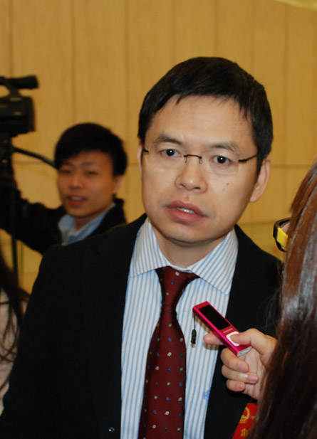 陆增康：政府应设立雕塑委员会推进艺术发展