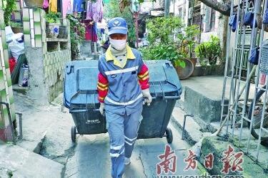 广州环卫女工袁兰珠3年捐出近2万元助学善款