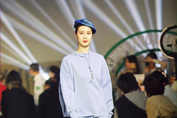 Fashion week held during 128th Canton Fair