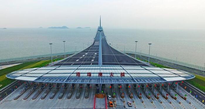 港珠澳大桥24日正式通车运营